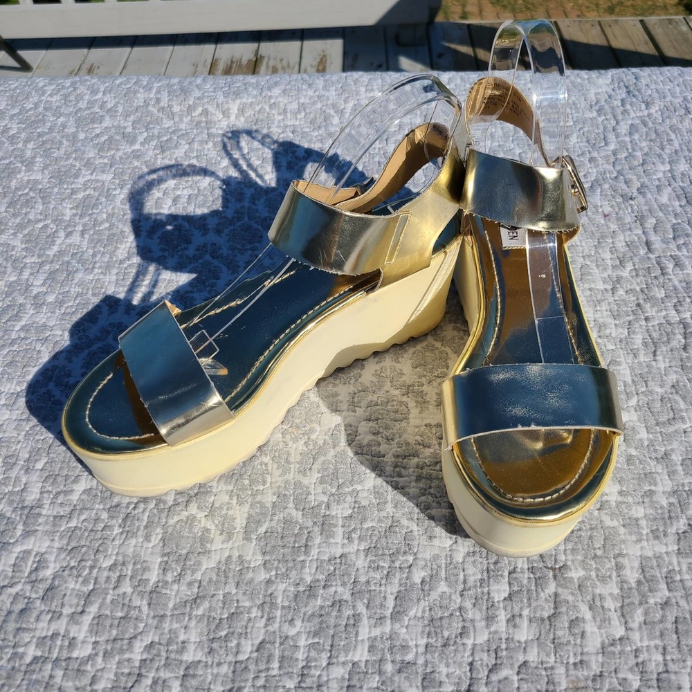 Steve Madden Surfside Vintage Platform Metallic Gold Sandal